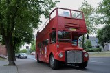 Festiwal w Koninie: Brytyjski autobus na ulicach miasta