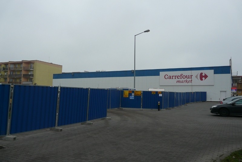 Rozbudowa Carrefoura w Tomaszowie