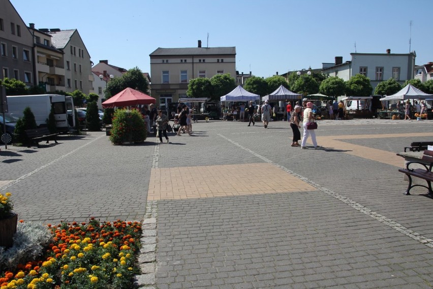 Złotów. Zielony Ryneczek na placu Paderewskiego