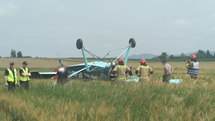 Chrząstówka. Awaryjne lądowanie samolotu, tragedia była o włos [ZDJĘCIA]