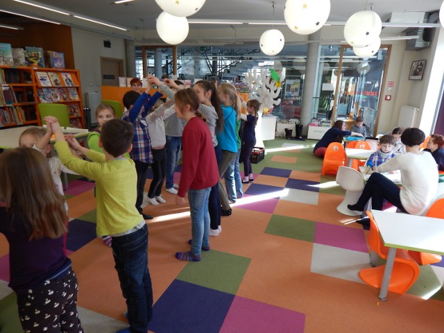 Masa atrakcji czeka na dzieci i młodzież w MBP przy ul. Minorytów w Opolu, a także w filiach biblioteki.