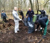 Osadzieni w gdańskim ZK zbierają buty z KL Stutthof [ZDJĘCIA]