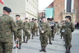 Święto Flagi 2-05-2023 w Żaganiu. Przemarsz z flagą pod magistrat. Co nas jeszcze czeka w majówkę?