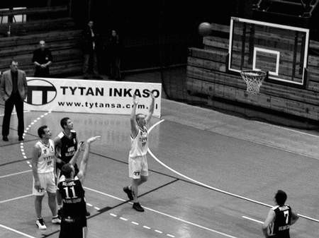 Koszykarze TYTAN-a mają atut własnej hali. Foto: ZBIGNIEW BURDA