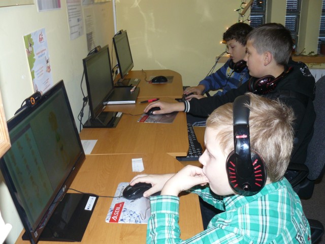 Gmina Stegna. 32 komputery z internetem trafią do mieszkańców, a ponad 100 komputerów zostanie przekazanych do szkół i świetlic wiejskich
