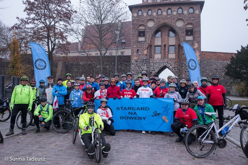 100 km na dwóch kółkach. Stowarzyszenie Stargard na rowery zorganizowało Rowerowy rajd Niepodległości [ZDJĘCIA]