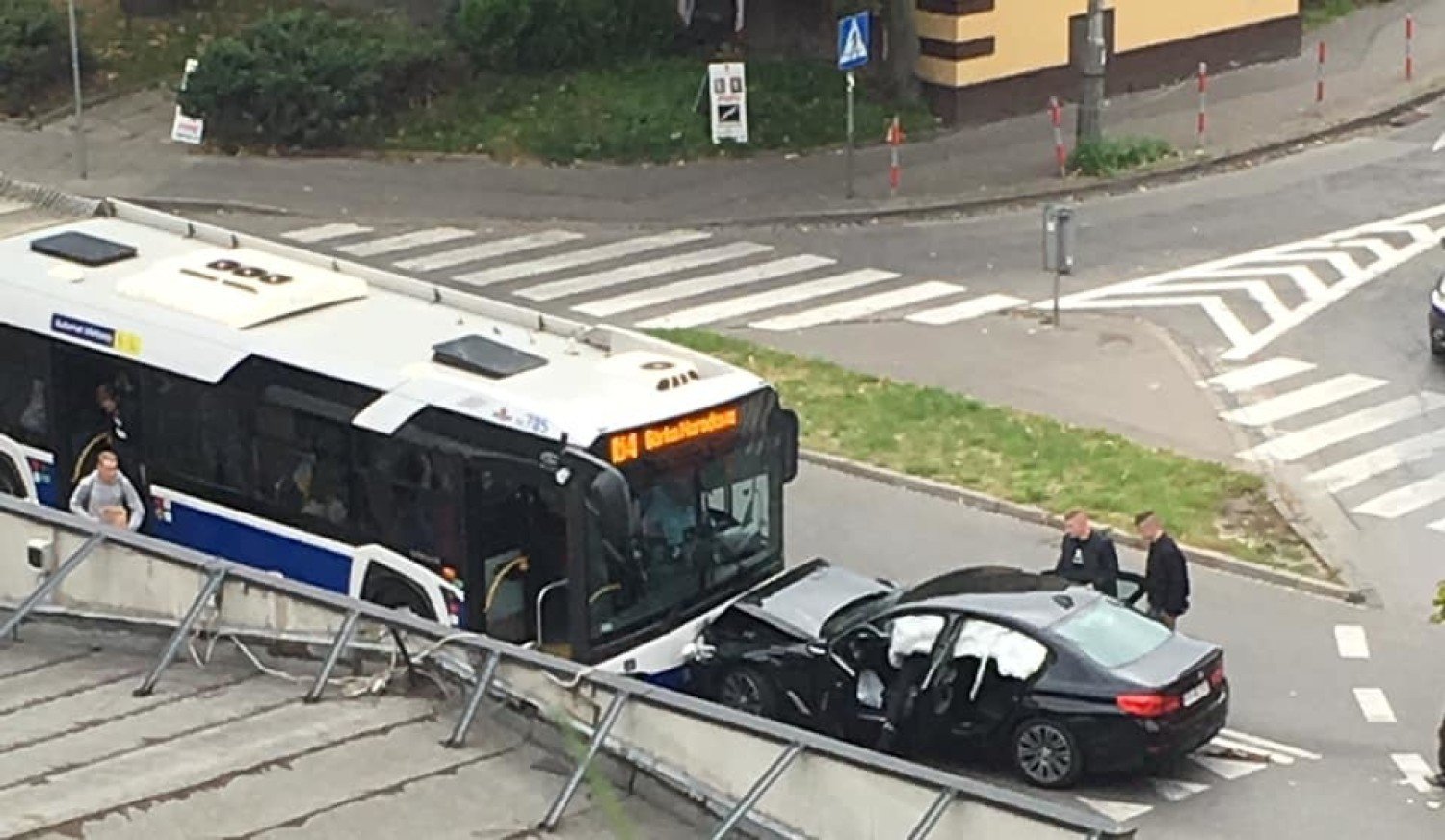 Wypadek w Krakowie. Czołowe zderzenie autobusu MPK i