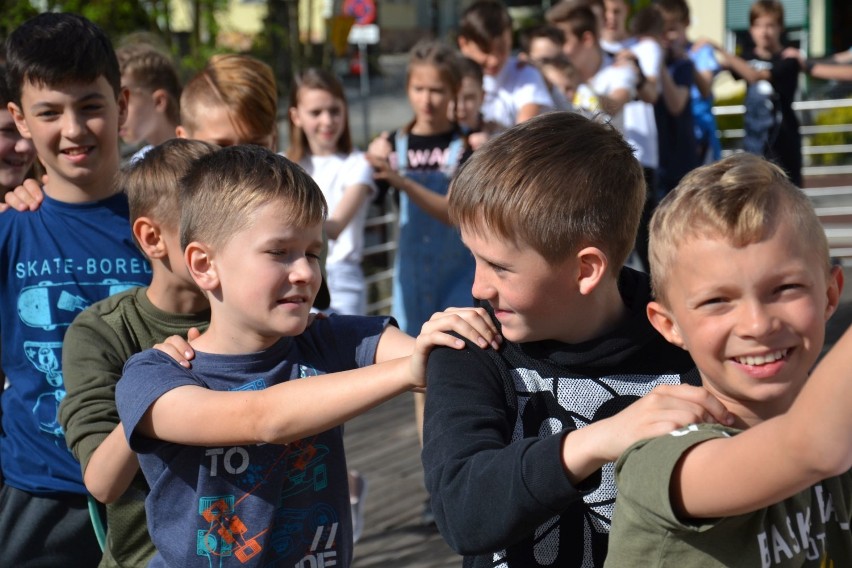 Uczniowie szkoły w Bieniądzicach na obozie językowym w międzynarodowym towarzystwie [FOTO]