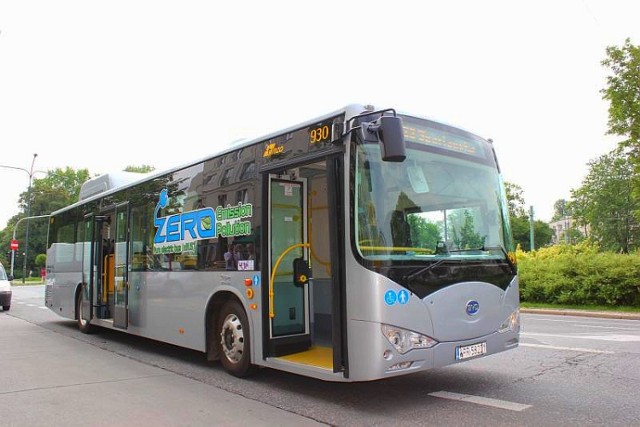 Warszawa testuje elektryczny autobus. Warszawiacy mogą nim ...