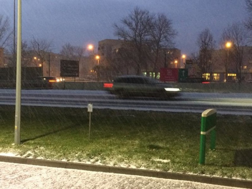 Śnieg na DTŚ: Zima jednak zaskoczyła drogowców? [ZDJĘCIA, WIDEO]