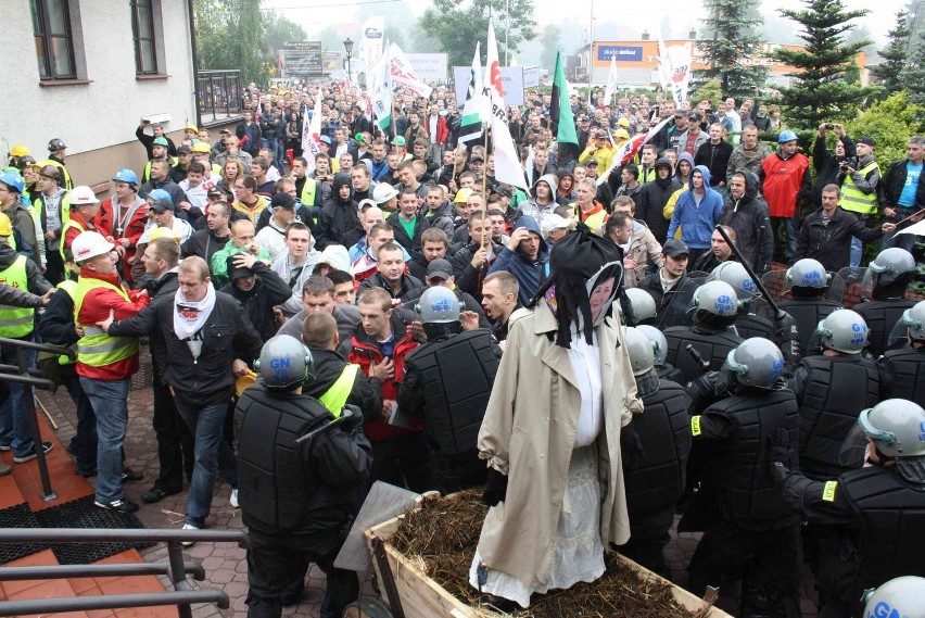 Brzeszcze: manifestacja górników przerodziła się w burdę z policją