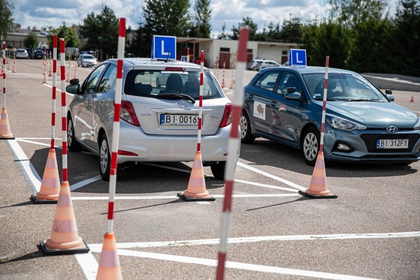 Protest egzaminatorów trwa. Nie odbędzie się blisko 20 procent egzaminów. Tylko w tym tygodniu WORD Suwałki stracił blisko 30 tys. zł.