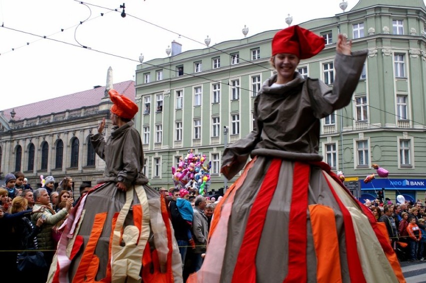 Imieniny Ulicy Święty Marcin 2014: parada świętomarcińska