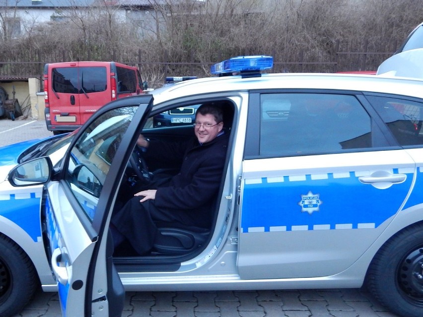 Powiatowa komenda policji w Radziejowie ma nowy radiowóz [zdjęcia, wideo]