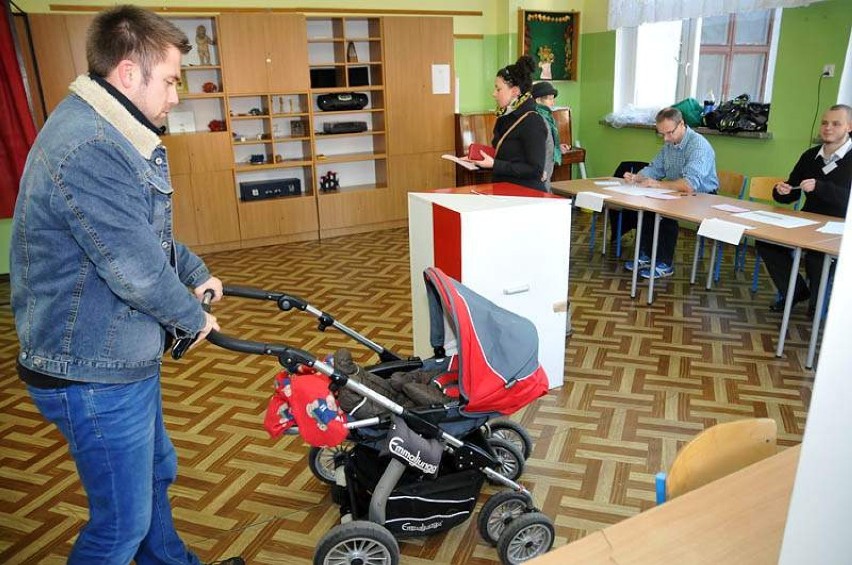 Wybory Samorządowe - Bydgoszcz. Trwa głosowanie [zdjęcia]