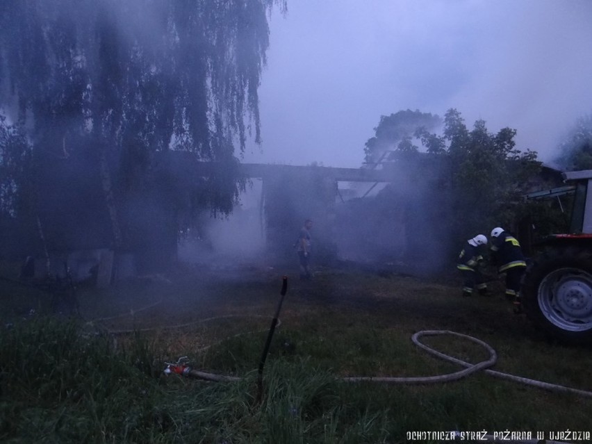Pożar stodoły w Łazisku od uderzenia pioruna: Ponad 200 tys. zł strat