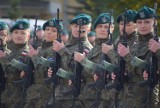 Musztra paradna pododdziału kobiet 15. Sieradzkiej Brygady Wsparcia Dowodzenia ZDJĘCIA