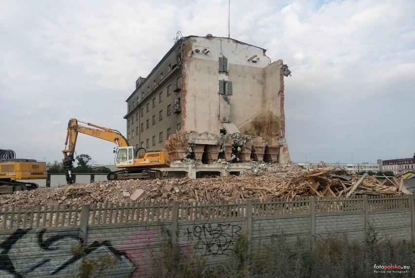 Tak ponad sześć lat temu burzono stary młyn przy ul. 3 Maja w Oleśnicy