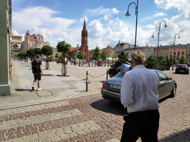 Poseł Tomasz Lenz rozmawiał z mieszkańcami Wąbrzeźna. Zachęcał ich do głosowania w najbliższą niedzielę na Rafała Trzaskowskiego