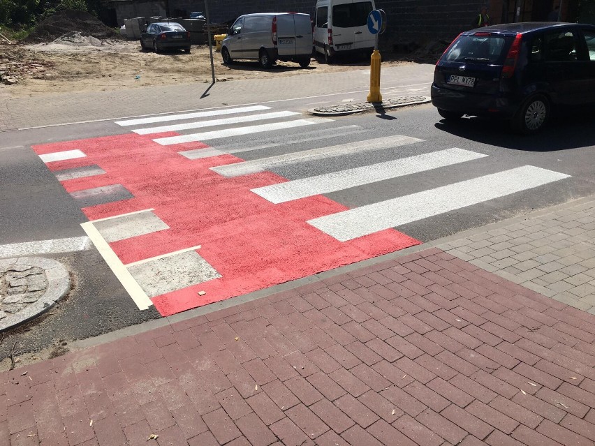 Pleszew na czerwono. Trwa malowanie ścieżek rowerowych w centrum miasta