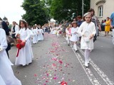 Wielka procesja Bożego Ciała odbyła się w Zamościu. Uczestniczyły w niej tłumy mieszkańców miasta