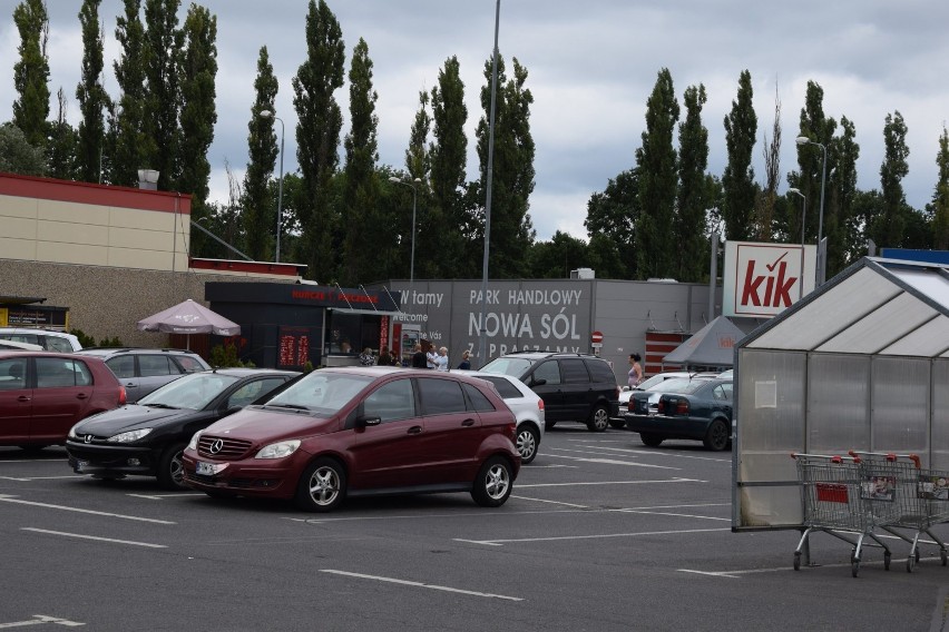 Coraz więcej marketów jest czynnych we wszystkie...