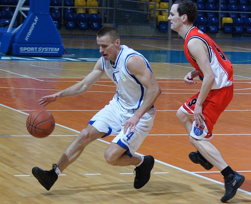 Efektowne zwycięstwo kaliskich koszykarzy. MKS rozgromił w hali Arena BM Kobylin. ZOBACZ ZDJĘCIA