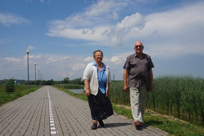 W czwartkowe popołudnie amatorów wodnych kąpieli nie było...