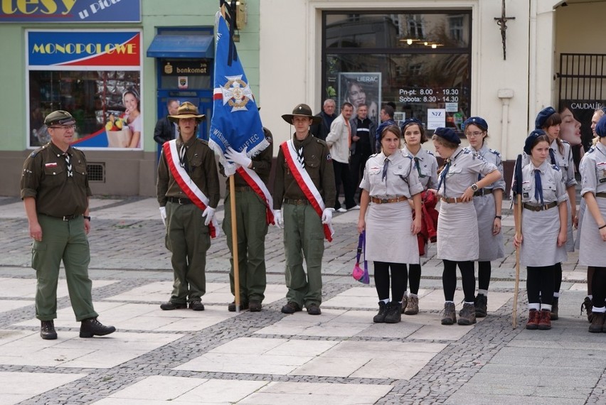 Kalisz: Uroczyste obchody 100-lecia harcerstwa na Ziemi Kaliskiej. FILM, ZDJĘCIA