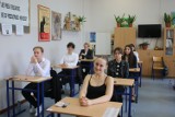 Matura 2024 w Sieradzu. 139 osób zdawało egzamin z języka polskiego w "Jagiellonie" FOTO