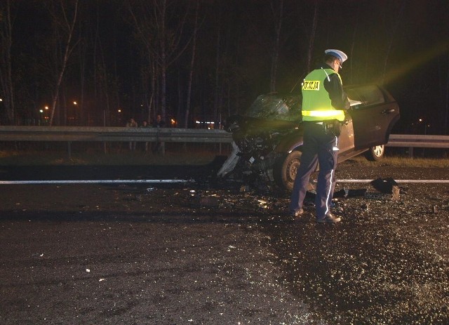 Teraz okoliczności tego tragicznego zdarzenia wyjaśniają funkcjonariusze z toruńskiej komendy.  


ŚMIERTELNY WYPADEK KOŁO TORUNIA - FOTO