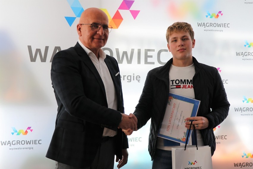 Burmistrz Wągrowca pogratulował utalentowanym pływakom 