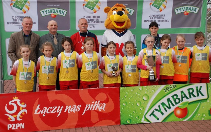Piłkarki z Miłoradza zagrają na Stadionie Narodowym o Puchar Tymbarku