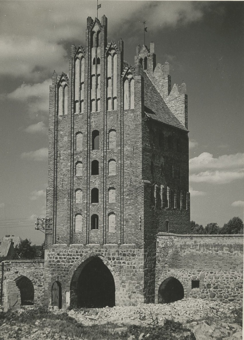 Brama Wolińska w 1954 roku