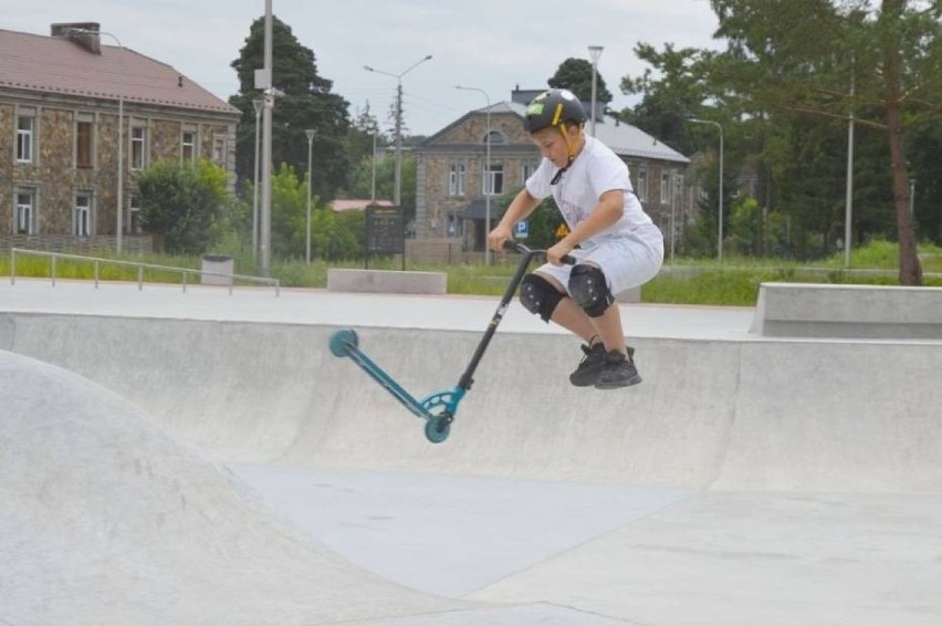 Znany youtouber Marek Denus szalał w skarżyskim skateparku. - Jest najlepszy w Polsce - mówił [WIDEO]