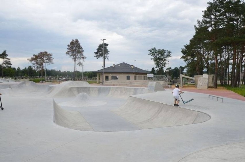 Znany youtouber Marek Denus szalał w skarżyskim skateparku. - Jest najlepszy w Polsce - mówił [WIDEO]