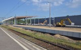 Nowy peron na dworcu Łódź Widzew już prawie gotowy. Tunel jeszcze nie… [ZDJĘCIA]