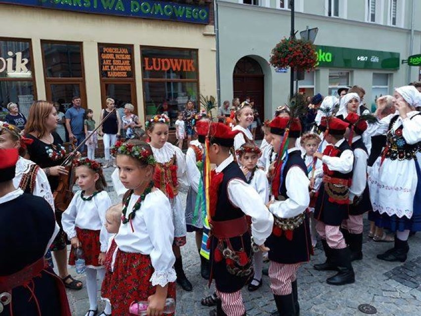 Różyczki na Międzynarodowym Festiwalu Fokloru 