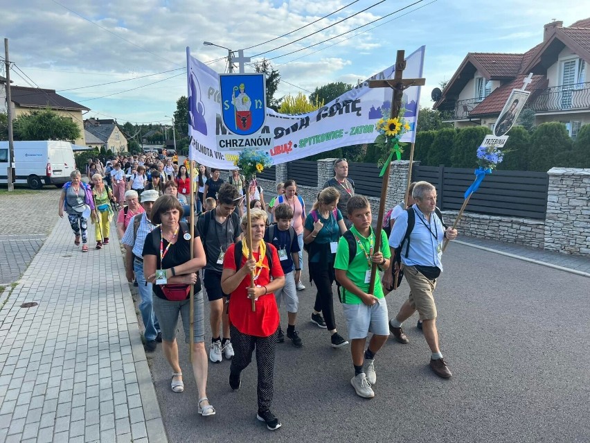 Pielgrzymi z Chrzanowa, Trzebini i Libiąża wędrują na Jasną...