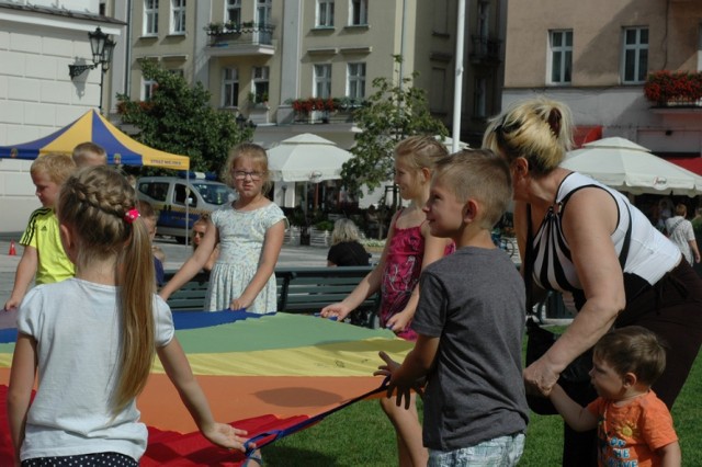 Zabawa i nauka. Wystartowały "Dziecięce Czwartki"