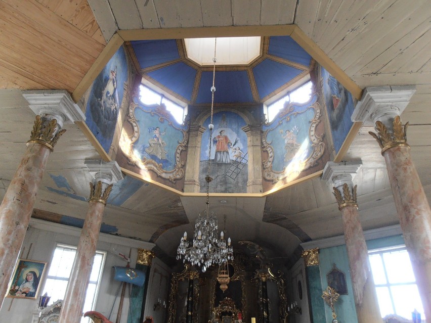 Łomnica - kościół drewniany pw. Świętego Wawrzyńca [zdjęcia]