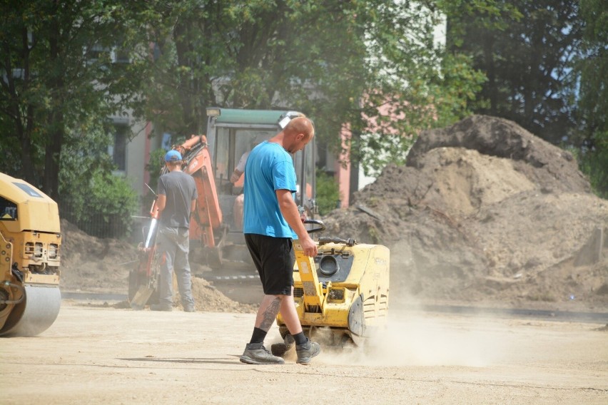 Plac budowy przy sępoleńskim LO skontrolowali osobiście obaj...