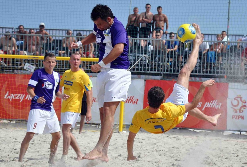 Beach soccer w Ustce: Vacu Activ Słupsk vs Hemako Sztutowo