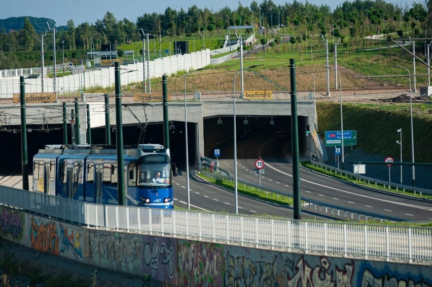 40 przecieków w tunelach Trasy Łagiewnickiej. Za naprawy zapłaci wykonawca