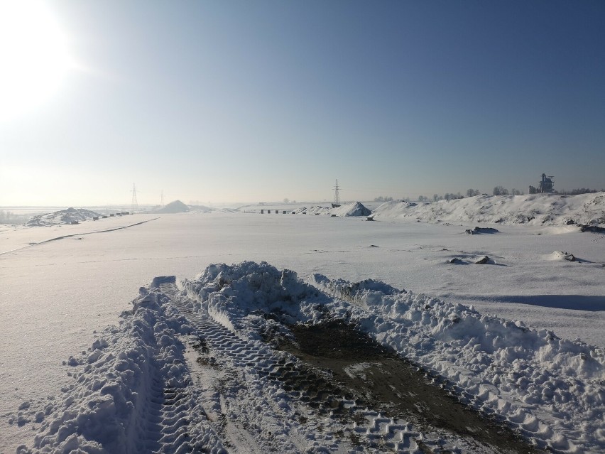 Arktyczny krajobraz na budowie S7 na północy Małopolski. Odcinek Miechów-Szczepanowice