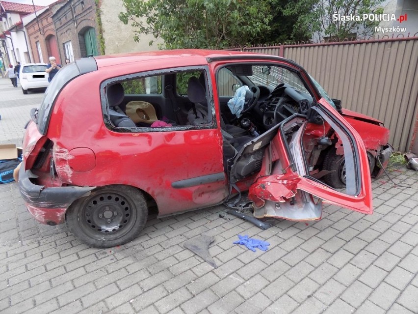 Dwa wypadki w gminie Koziegłowy. Cztery osoby zostały ranne [ZDJĘCIA]