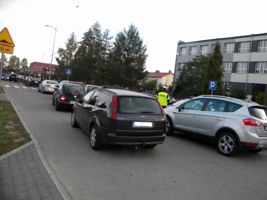 Pruszcz Gdański: Kotrole kierowców pod szkołą. Wszyscy trzeźwi, gorzej z pasami