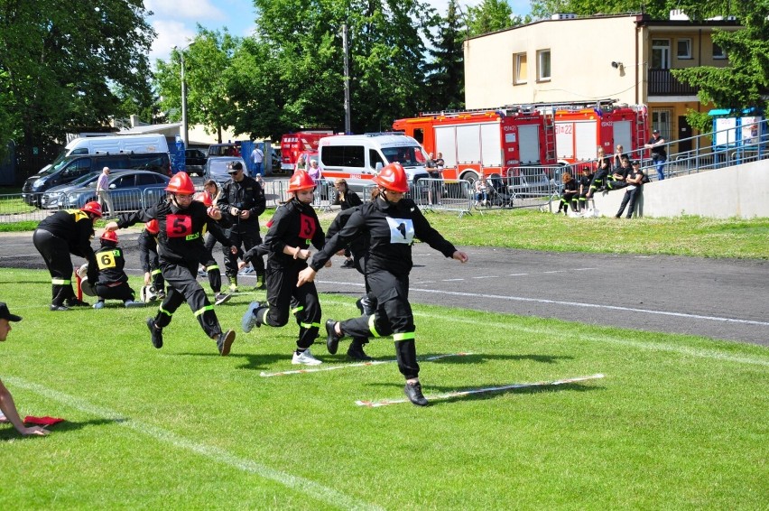 Powiatowe zawody sportowo-pożarnicze w Grójcu. Była zacięta rywalizacja. Zobacz zdjęcia