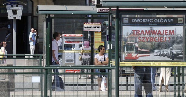 W automacie przy dworcu PKP w Gdańsku można już doładować kartę miejską.