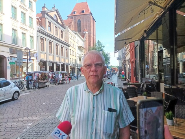 Profesor Jacek Wierzbicki z Instytutu Archeologii Uniwersytetu Adama Mickiewicza w Poznaniu stoi na czele komisji powołanej przez Stowarzyszenie Naukowe Archeologów Polskich w celu zbadania sytuacji na toruńskim bulwarze.